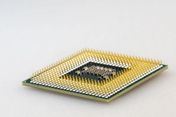 Was ist ein Server-Prozessor: wie er funktioniert und wodurch er sich von einem Heim-Prozessor unterscheidet?