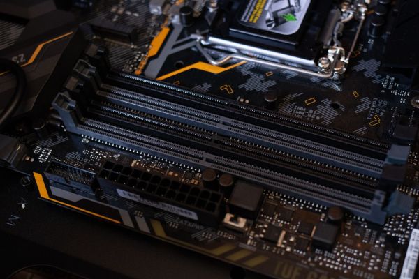 Wie viel RAM braucht ein Firmenserver – ohne zu viel zu zahlen und ohne dass Speicher fehlt
