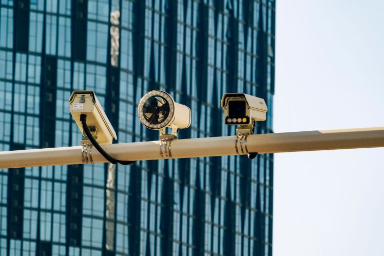 Which server to choose for video surveillance (CCTV/NVR) – how to match equipment to the number of cameras?