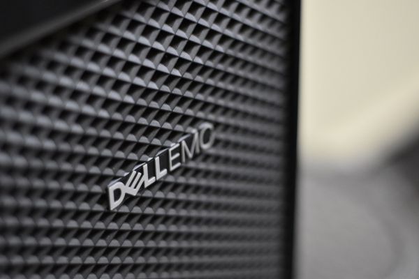 Dell PowerEdge or HP ProLiant – a classic question for IT administrators and specialists. Where should you put your money?