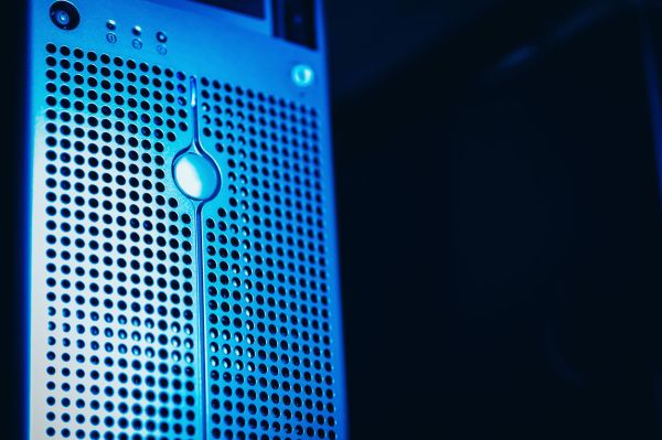 Tower servers – what are they and why are they still more cost-effective for many companies than rack servers?