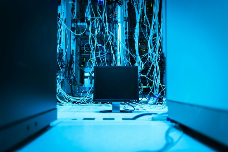 Server setup for a small company with 5–20 users – what should you choose and why? Find out!